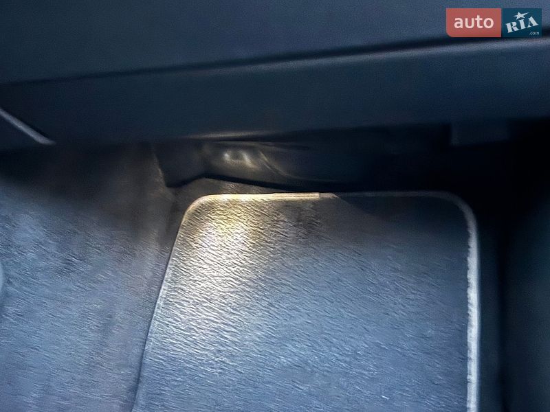 Лифтбек Tesla Model S 2017 в Одессе