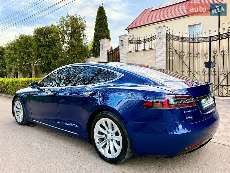 Лифтбек Tesla Model S 2016 в Одессе