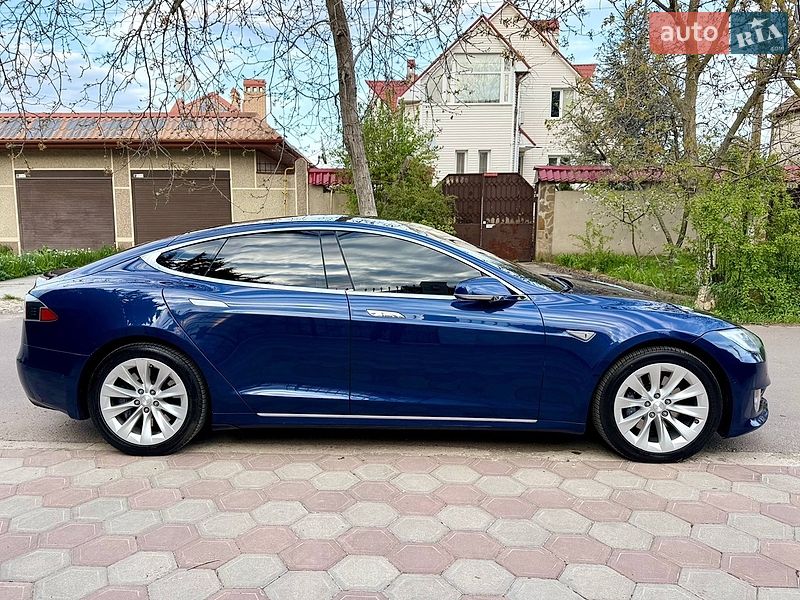 Лифтбек Tesla Model S 2016 в Одессе