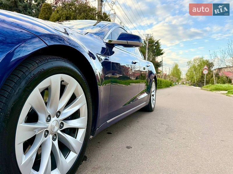 Лифтбек Tesla Model S 2016 в Одессе