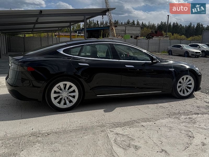 Лифтбек Tesla Model S 2016 в Каменском