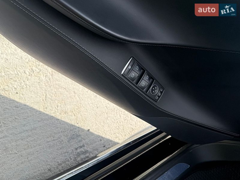 Лифтбек Tesla Model S 2016 в Каменском