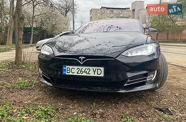 Лифтбек Tesla Model S 2018 в Львове