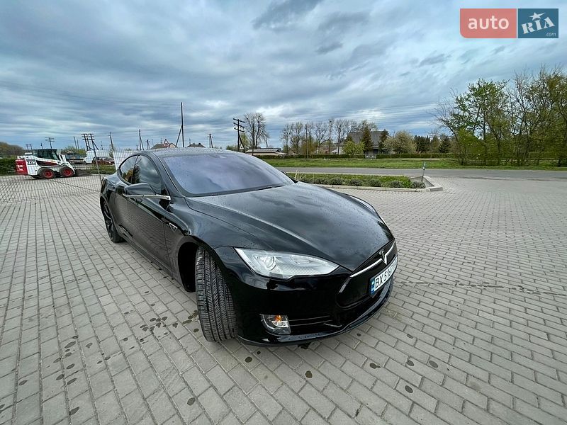 Tesla Model S 2014