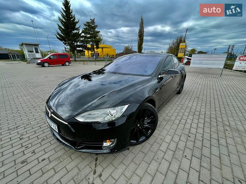 Tesla Model S 2014