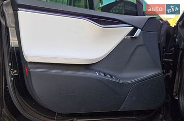 Лифтбек Tesla Model S 2019 в Киеве