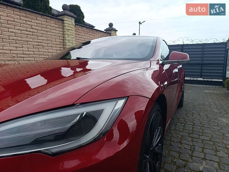 Лифтбек Tesla Model S 2019 в Житомире