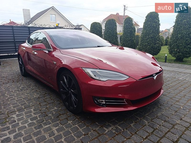 Tesla Model S 2019