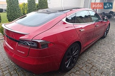 Лифтбек Tesla Model S 2019 в Житомире