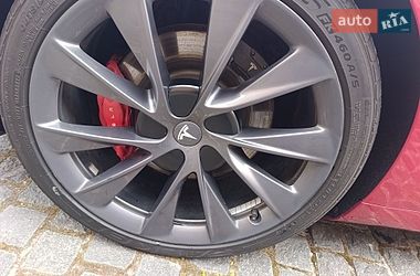 Лифтбек Tesla Model S 2019 в Житомире