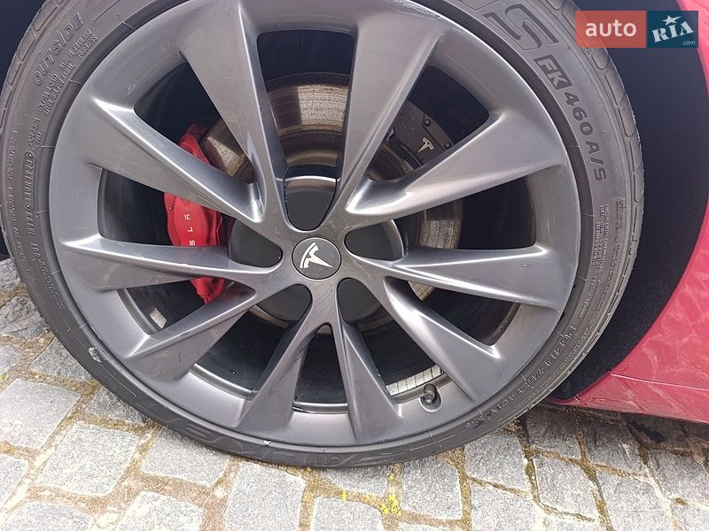 Лифтбек Tesla Model S 2019 в Житомире