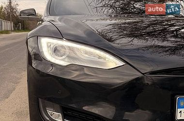 Лифтбек Tesla Model S 2015 в Киеве