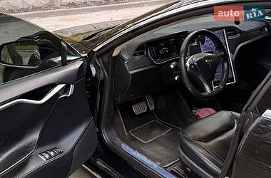 Лифтбек Tesla Model S 2015 в Киеве