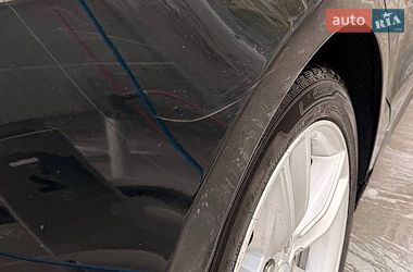 Лифтбек Tesla Model S 2015 в Киеве
