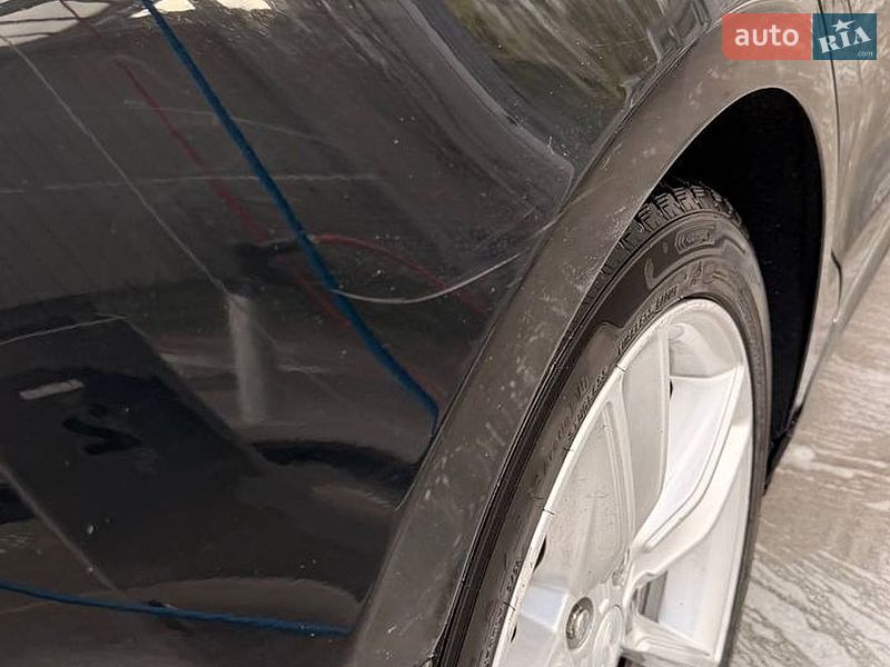 Лифтбек Tesla Model S 2015 в Киеве
