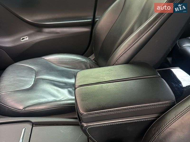 Лифтбек Tesla Model S 2013 в Киеве