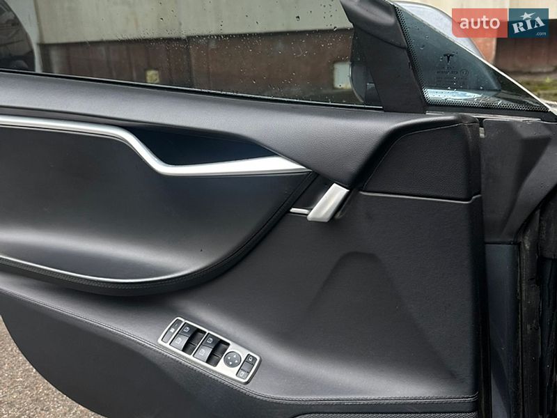 Лифтбек Tesla Model S 2013 в Киеве