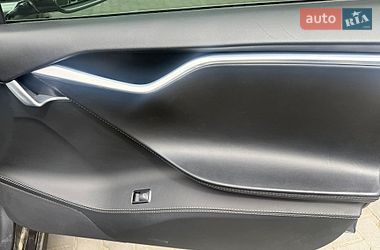 Ліфтбек Tesla Model S 2015 в Чернівцях