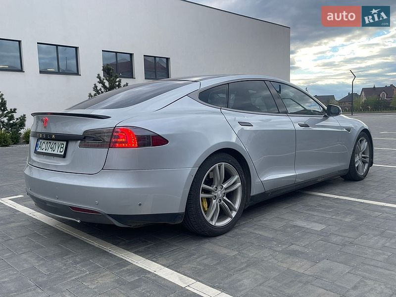 Лифтбек Tesla Model S 2012 в Луцке