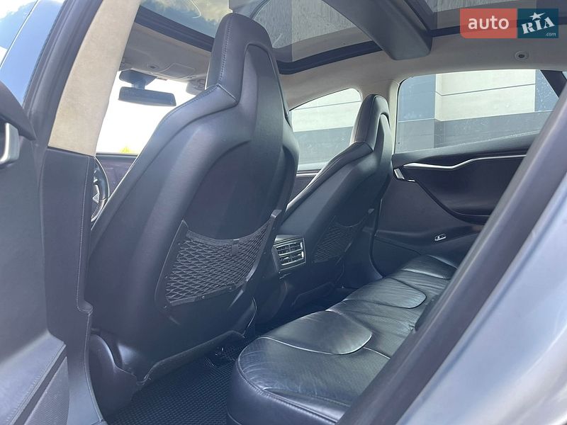 Лифтбек Tesla Model S 2012 в Луцке