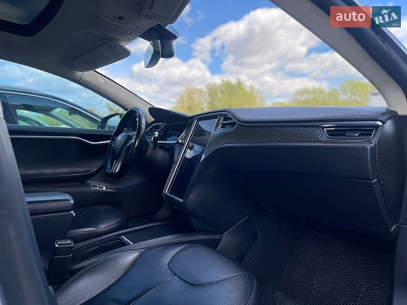 Лифтбек Tesla Model S 2012 в Луцке
