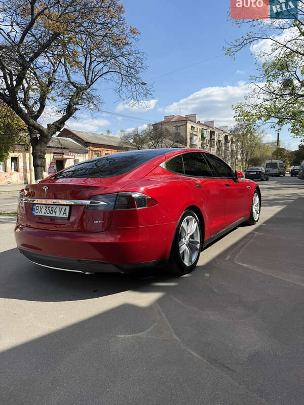 Лифтбек Tesla Model S 2016 в Харькове