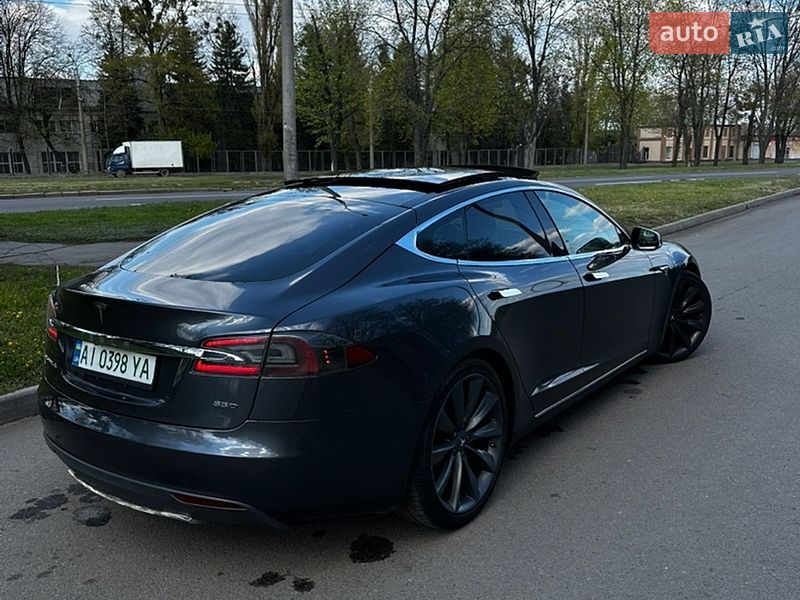 Лифтбек Tesla Model S 2016 в Харькове