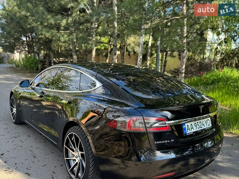 Ліфтбек Tesla Model S 2018 в Одесі