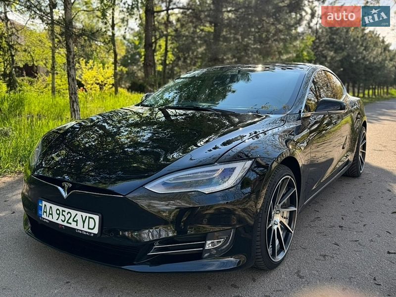 Tesla Model S 2018