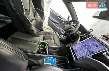 Лифтбек Tesla Model S 2015 в Львове