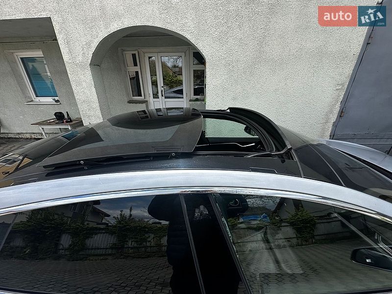 Лифтбек Tesla Model S 2015 в Львове