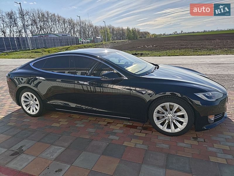 Ліфтбек Tesla Model S 2017 в Києві