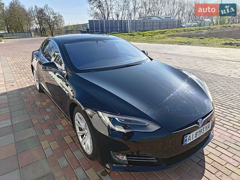 Ліфтбек Tesla Model S 2017 в Києві