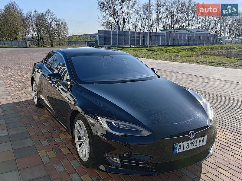 Ліфтбек Tesla Model S 2017 в Києві