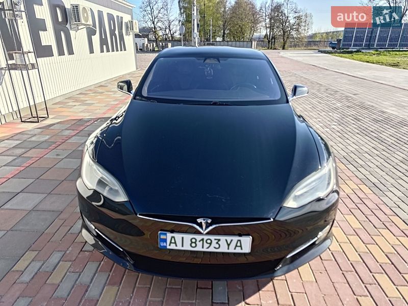 Ліфтбек Tesla Model S 2017 в Києві