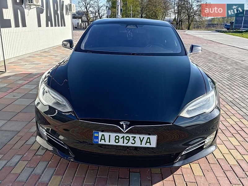 Ліфтбек Tesla Model S 2017 в Києві