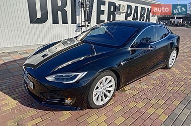 Лифтбек Tesla Model S 2017 в Киеве