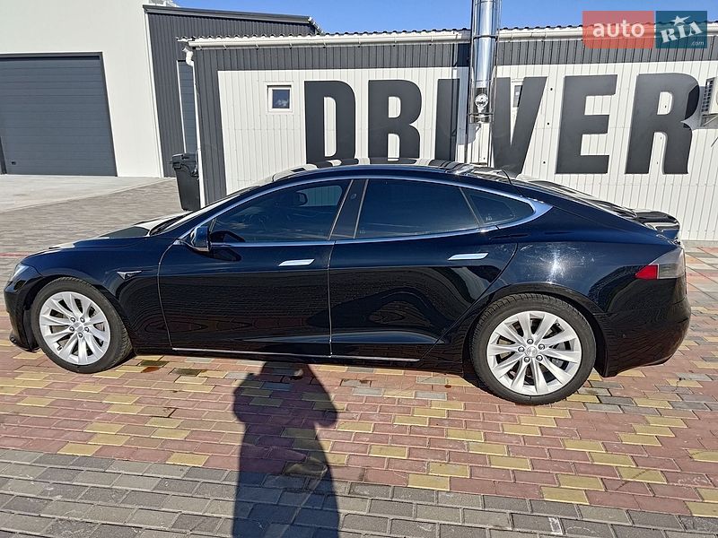 Ліфтбек Tesla Model S 2017 в Києві