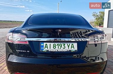 Лифтбек Tesla Model S 2017 в Киеве