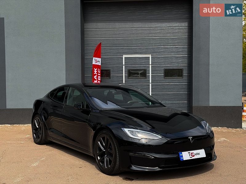Лифтбек Tesla Model S 2022 в Киеве