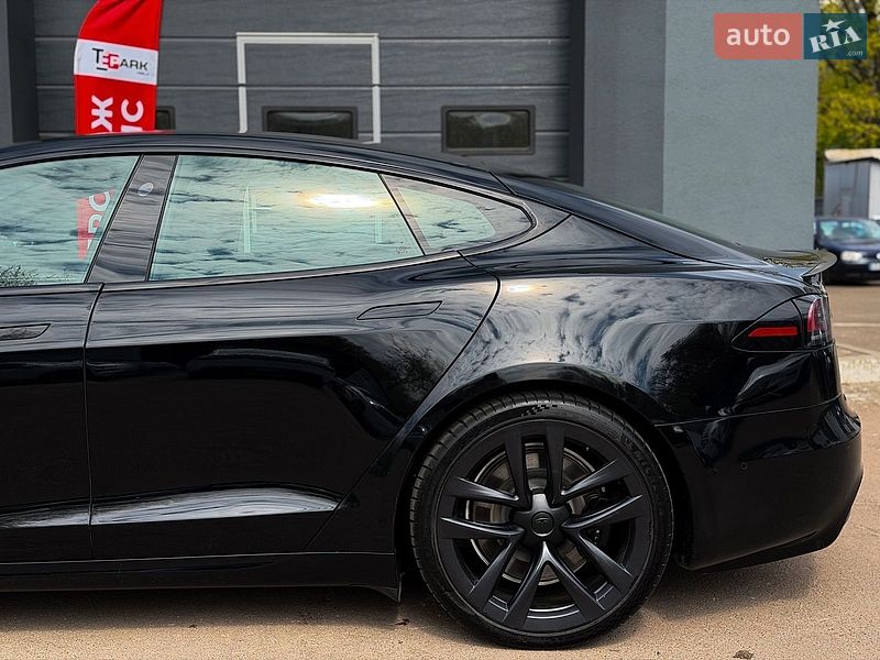 Лифтбек Tesla Model S 2022 в Киеве
