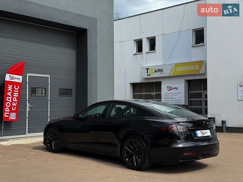 Лифтбек Tesla Model S 2022 в Киеве