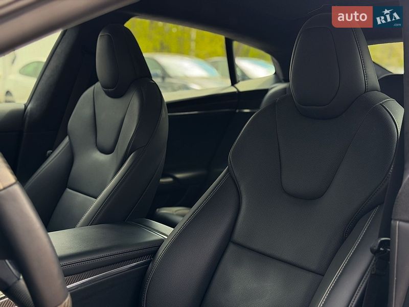 Лифтбек Tesla Model S 2022 в Киеве