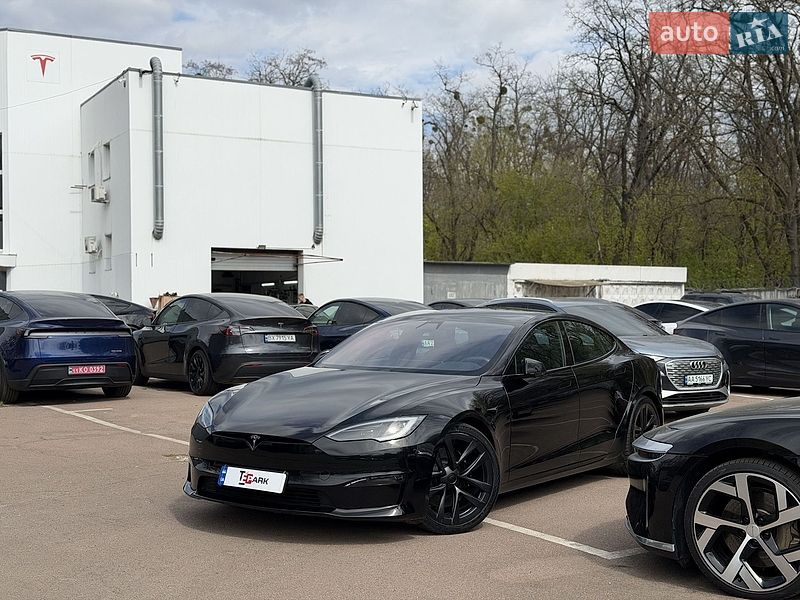 Лифтбек Tesla Model S 2022 в Киеве