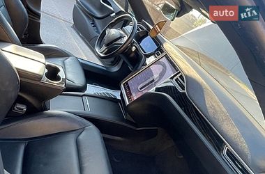 Лифтбек Tesla Model S 2016 в Ровно