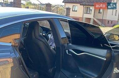 Лифтбек Tesla Model S 2016 в Ровно