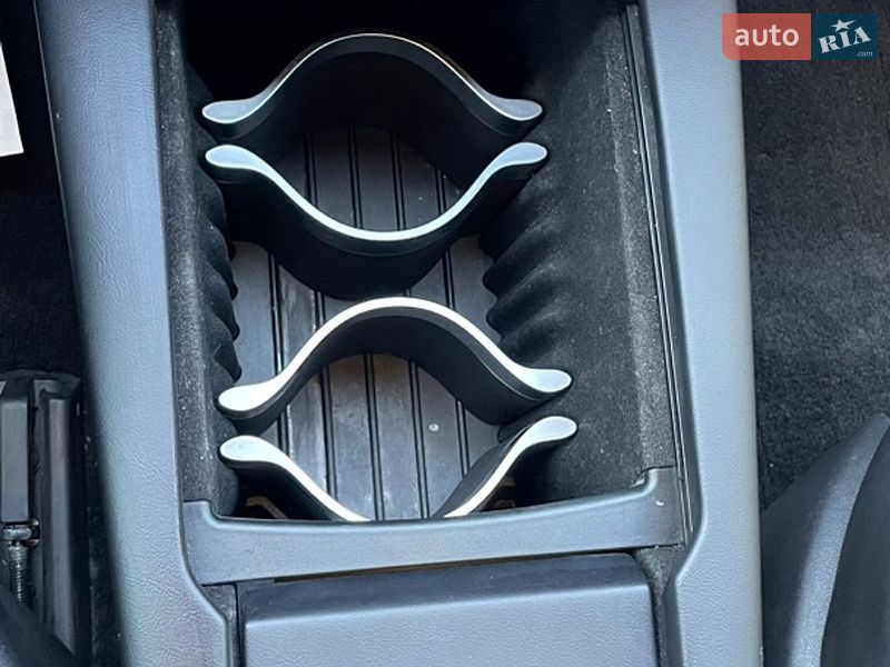 Лифтбек Tesla Model S 2016 в Ровно