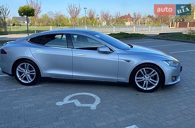 Ліфтбек Tesla Model S 2015 в Києві