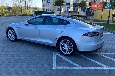 Ліфтбек Tesla Model S 2015 в Києві