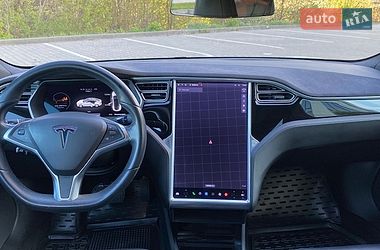 Ліфтбек Tesla Model S 2015 в Києві